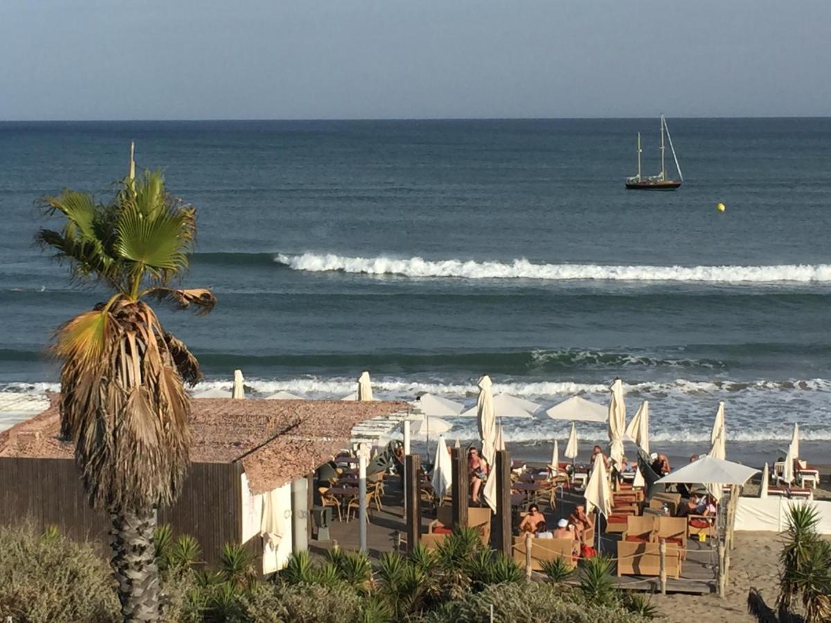 Nid Douillet Dans Les Coursives Du Village Naturiste Du Cap D Agde Exteriör bild
